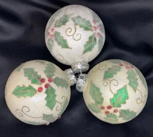 3 palline di vetro vintage G&D decorazioni natalizie tema agrifoglio rivestimento testurizzato - Foto 1 di 18