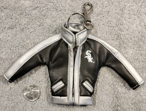 Chicago White Sox Keychain Jacket With Zipper Cover