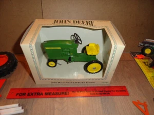 1/8 john deere 20 pedel tractor - Picture 1 of 4