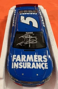 🟦 KASEY KAHNE 2013 AUTOGRAPHED TEAM ISSUED FARMERS #5 CHEVY SS 1/24 DIECAST - Picture 1 of 12
