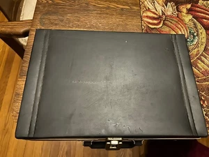 Vtg Black Cassette Storage Case Holds 30 Cassettes - Foto 1 di 5