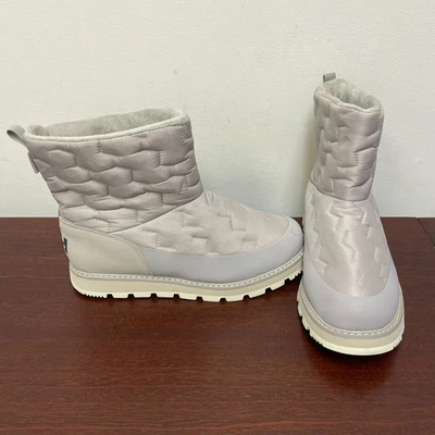 Women’s Helly Hansen Beloved 2.0 Insulated Winter Boots. Size 10. Foto 1 de 4