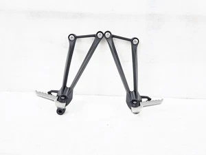 13-25 KAWASAKI NINJA ZX6R OEM Juego Trasero Pasajero Clavijas Izquierda Derecha ZX6 - Imagen 1 de 7