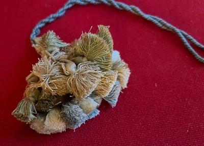 Llavero vintage francés borla muebles azul claro y seda tostada Foto 1 de 4