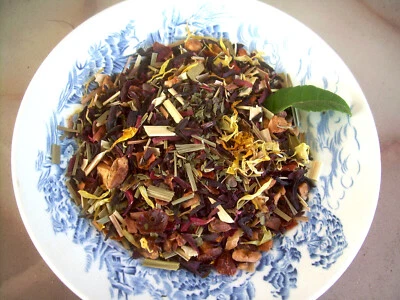 Arándano herbal manzana fruta tisana con hibisco y hierba de limón cultivada silvestre Foto 1 de 2