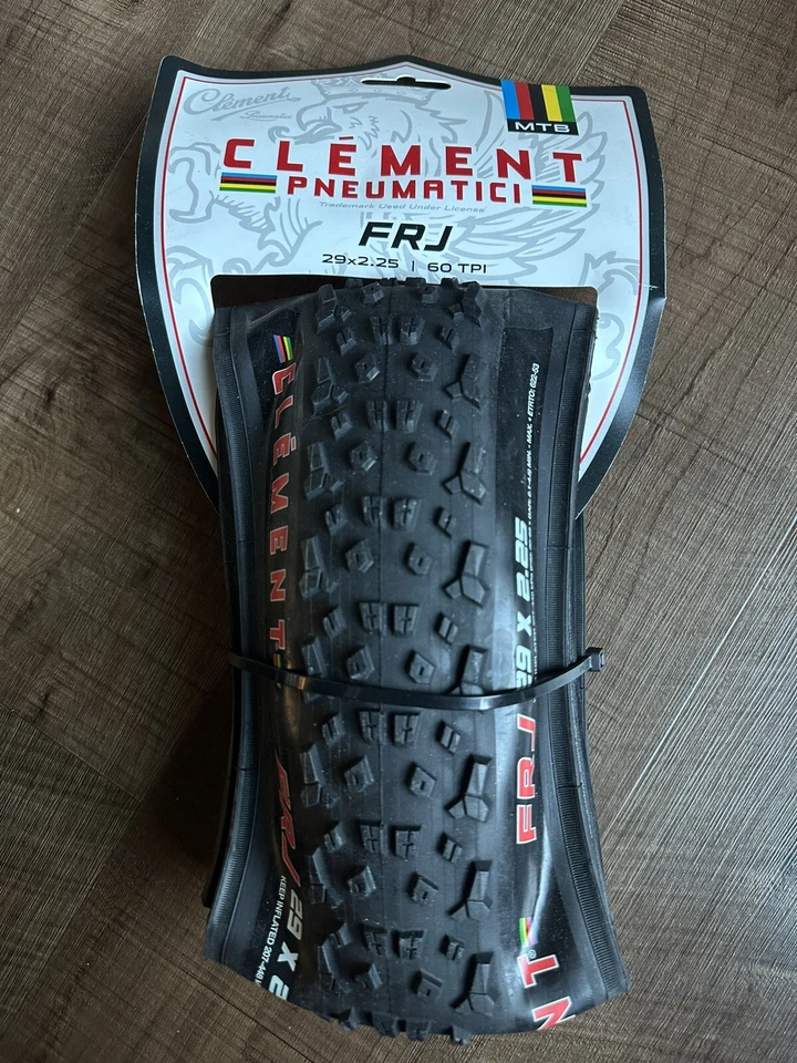 CLEMENT - FRJ - 29 X 2,25 - 60 TPI - Fast Cross Country - Neumático de bicicleta - Plegable Foto 1 de 4