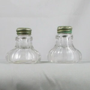 EAPG UNBEKANNT SECHSSEITIGER KLAPPEN KRISTALLGLAS SHAKER SET PERLMUTT DECKEL EINSÄTZE - Bild 1 von 11