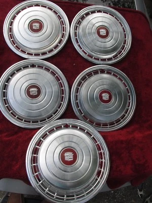 5 - 1977 1978 1979 Cadillac Fleetwwood DeVille 15" Hub Caps - Image 1 of 4