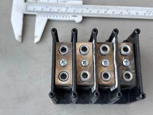 Adder de bloque de distribución de energía Gould Shawmut 63150 - 4 posiciones - Imagen 1 de 8