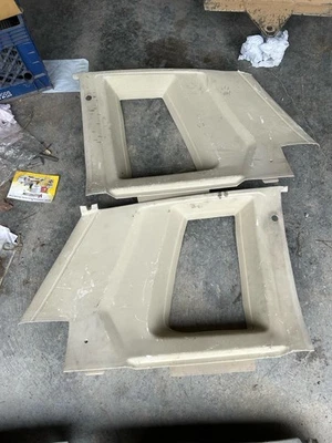 Par de paneles de ventana de cuarto de vela superior trasera interior Cutlass 81-88 color tostado (2) Foto 1 de 4