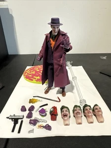 Figura de acción de juguete Mezco Toyz 1/12 DC Comics Joker edición exclusiva VERS DE LUJO - Imagen 1 de 10