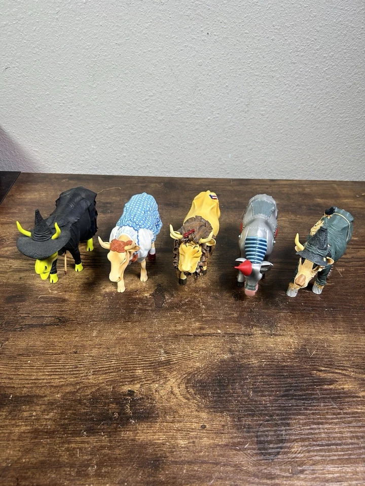 Cow Parade, Wizard Of Oz, (5), Dorothy, Lion, Scarecrow, Tin Man, Witch - READ - Image 1 of 4
