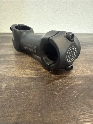 Vástago de bicicleta Bontrager Select 80 mm, sin rosca, 1-1/8”, abrazadera de 25,4 mm, 17 grados Foto 1 de 4