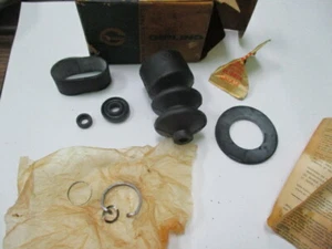 Aston Martin, Lotus, Armstrong Siddeley, NOS Girling master cylinder kit SP2132 - Picture 1 of 9