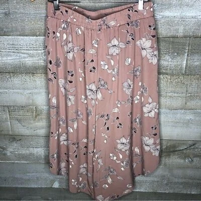 Logo Lori Goldstein size 10 pink floral cutoff pants - Image 1 of 4