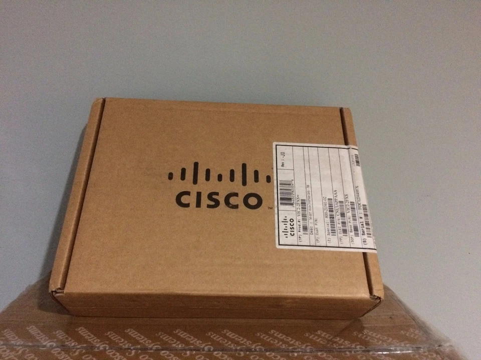 NEW CISCO VIC2-2FXS 2-Port RJ11 Voice Fax INTERFACE CARD VIC2 2FXS NOB - Image 1 of 4