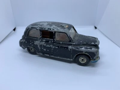 Corgi - Austin London Taxi Black - Diecast Collectible - 1:36 Scale - USED - Image 1 of 4