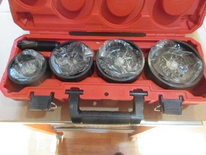 MILWAUKEE 49-16-2695 2-1/2"-4" KNOCKOUT SET unused, case is used - Picture 1 of 2