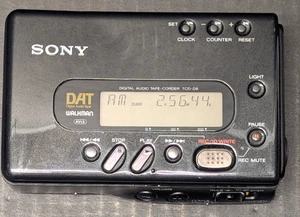 Walkman Sony DAT TCD-D8 con 1 nastro testato e funzionante - Foto 1 di 20