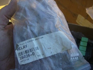 TYCO ELECTRONICS KHU 17011-24 RELÈ - Foto 1 di 3