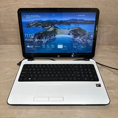 HP 15-g229ds TouchSmart 15 - 8GB RAM - 1TB HDD - Image 1 of 4