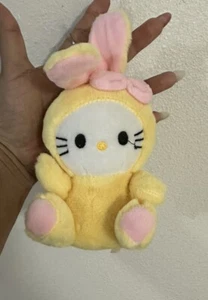 Hello Kitty Cat Key Chain Plush - Picture 1 of 3