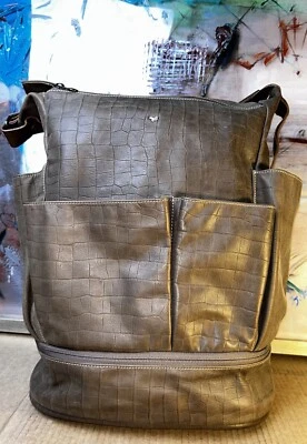 Mandarina Duck Large Brown Shoulder Bag Multi. Pockets Picnic Lunch Outdoors - Image 1 of 4