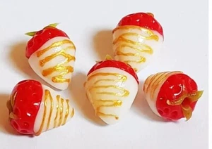 Barbi Puppenhaus Miniatur Essen Mini Erdbeeren weiße Schokolade Gold Eis👻🧲5 Teile - Bild 1 von 12