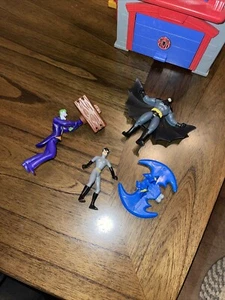 Lot of 4 McDonald's 2016 Smash Hammer Joker Figure and Batman, Catwomen Assry - Picture 1 of 14