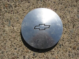 One Chevy Cavalier hubcap center cap 716827 - Picture 1 of 18