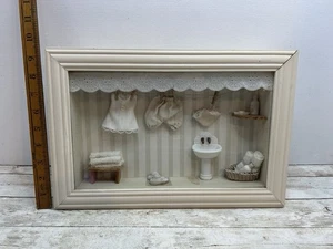 Vintage Diorama Badezimmer gerahmt Waschküche Schattenkasten 15”x 9” kostenloser Versand - Bild 1 von 6