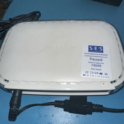 Netgear FS605 v3 with PSU (5-Port, 10/100 MBPS Network Switch) - Image 1 of 2