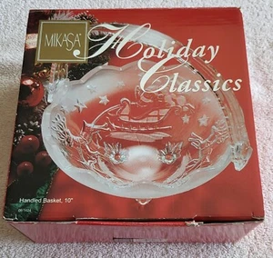 Mikasa Holiday Classics 10" Handled Basket Santa's Sleigh & Reindeer w/ Box - Picture 1 of 3