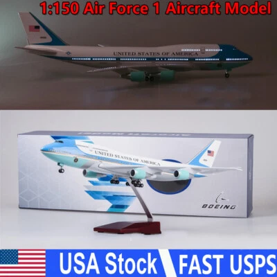Ornamento de modelo de avião 1:150 Air Force 1 Boeing 747 com luz LED roda presentes EUA - Imagem 1 de 4