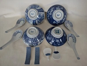 4 Vintage Pier One Japanische Blau Weiß Porzellan Schalen, Löffel, Stäbchen Halter - Bild 1 von 20