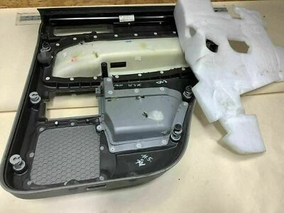 VOLKSWAGEN TOUAREG 2004 PAINEL INTERNO TRASEIRO ESQUERDO DO LADO DO MOTORISTA CINZA DE FÁBRICA - Imagem 1 de 4