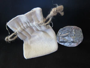 Barra de plata EE. UU. serie reliquias egipcias Hathor, Isis, Mut y Ma'at de 2 oz - Imagen 1 de 3