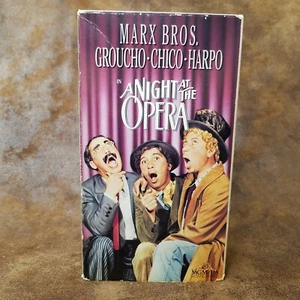 A Night At The Opera Marx Brothers Groucho Chico Harpo VHS Tape (VHS 2000) - Picture 1 of 3