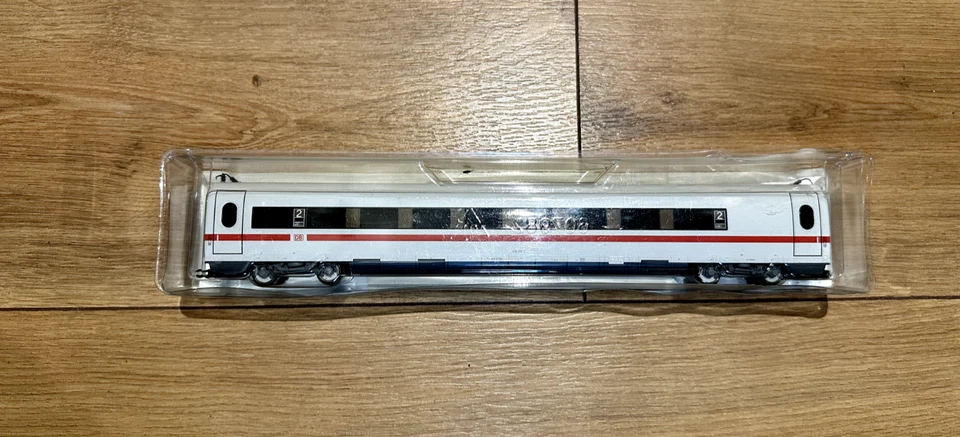 Trix 23397 ICE3 Mittelwagen 403 705-7 | Gauge H0 | Intermediate Car | ICE 3 - Image 1 of 4