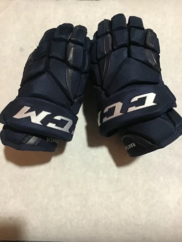 Colorado Avalanche Signed New CCM HG12 Mikko Rantanen Gloves 2019-2020 Cover