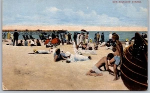 Cartolina Riga Lettonia scena spiaggia molo costumi da bagno anni '10 veduta - Foto 1 di 2