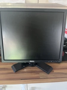 Dell P190ST CHRYK 19-inch LCD TFT Flat Panel Monitor with Single Arm Stand - Picture 1 of 3