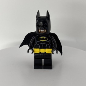 Lego Batman Type 2 head yellow utility belt spongy cape minifigure 70918 70910