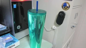 Starbucks Brillante Navidad Invierno Verde Venti Vaso Frío 24oz - Nuevo - Imagen 1 de 4