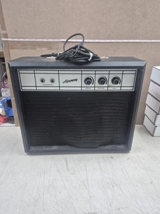 Amplificatore chitarra vintage Harmony Solid State Amp - Foto 1 di 4