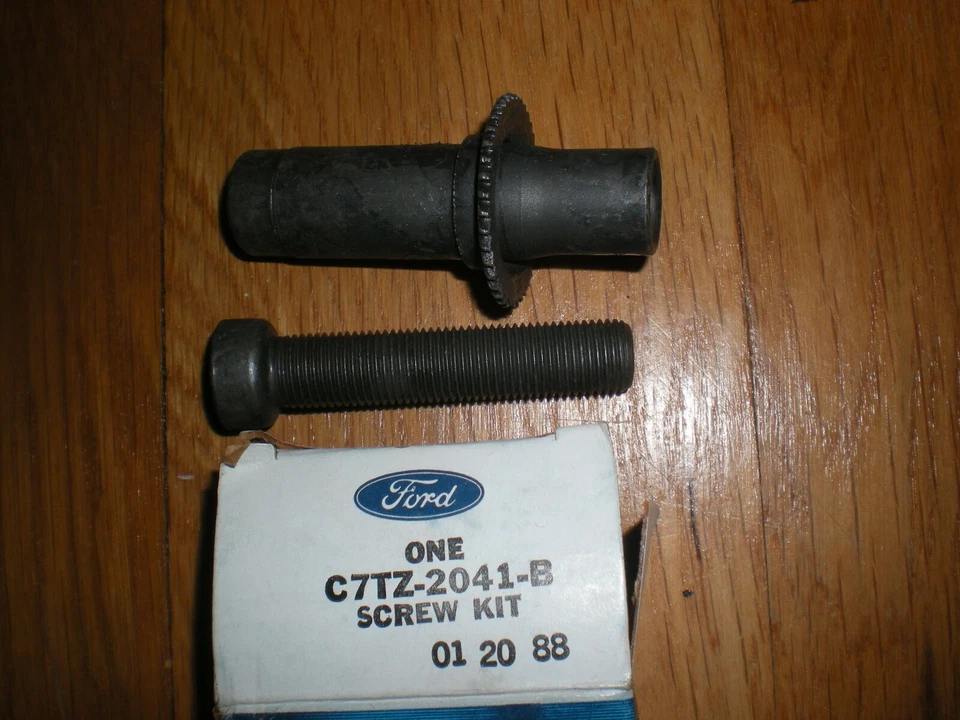 Nuevo de Lote Antiguo Juego de Tornillos Ajustadores de Tambor de Freno Ford F100 1967-1972 RH C7TZ-2041-B Foto 1 de 1