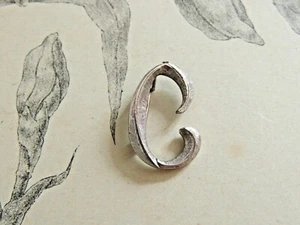 Charmante broche Vintage - Monogramme lettre C - initiale - métal  - Imagen 1 de 2