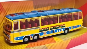 Corgi OOC 1/76 Val Panorama The Beatles Magical Mystery Tour Diecast Model Bus - Photo 1 sur 6