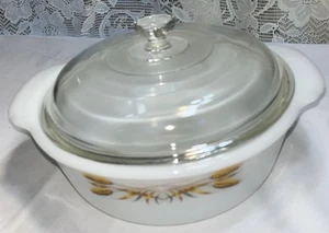 VINTAGE FIRE-KING Golden Wheat #12 2 QT. Casserole Dish W/ Pyrex Lid-Made In USA - Picture 1 of 8