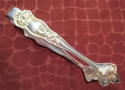 ORANGE BLOSSOM Sugar Tong Flower Feet Silverplate 1910 No Monograms           bb - Image 1 of 4